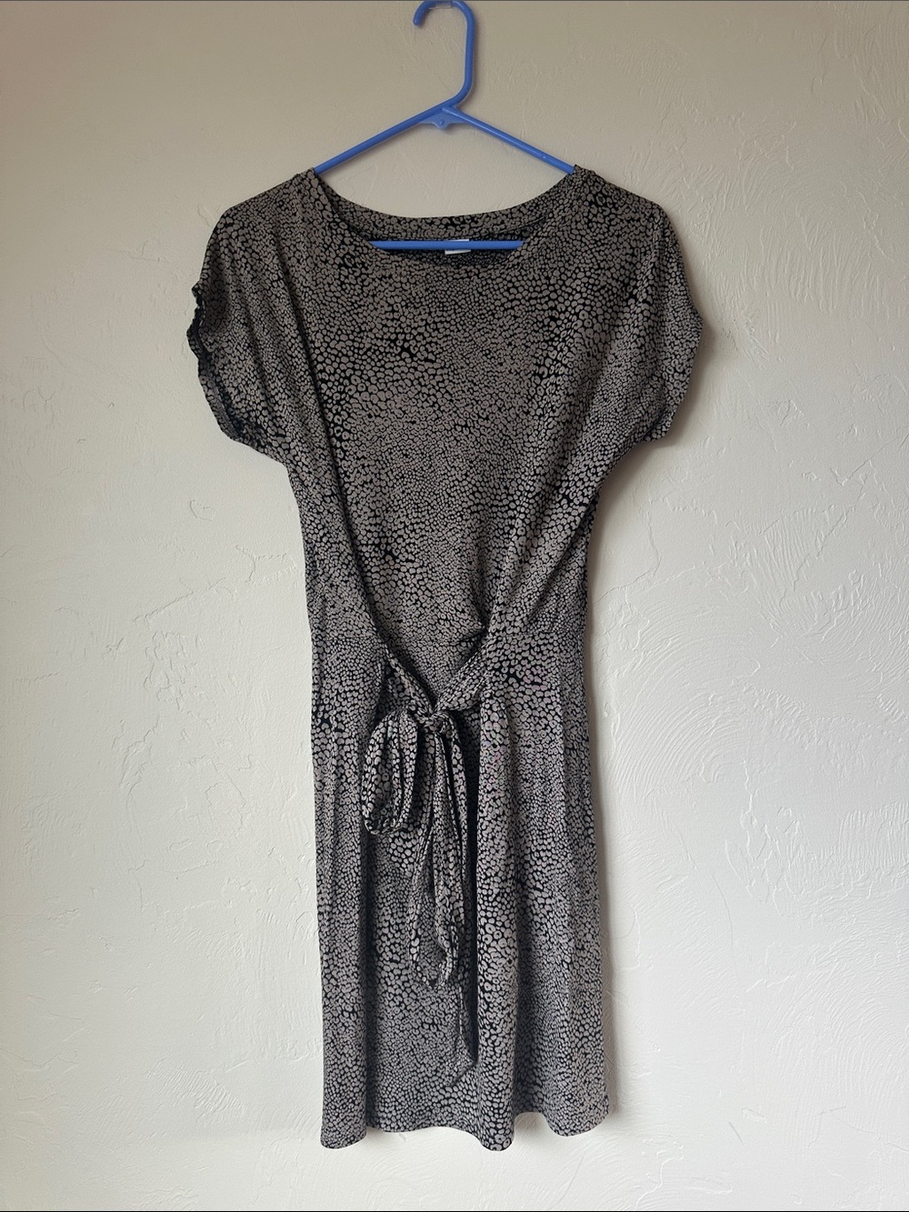 Three Dots Black and Tan Tie-Waist Midi Dress